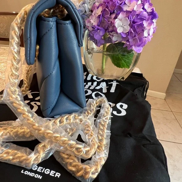 Kurt Geiger London Kensington Mini Leather Crossbody Bag & DB ~ NWT - Picture 3 of 10